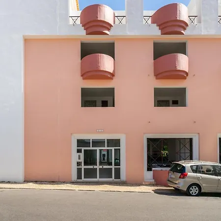 Da Rocha, Rosa, T1, Piscinas, Parqueamento E Internet By Ig アパート *