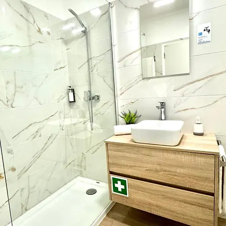 Da Rocha, Rosa, T1, Piscinas, Parqueamento E Internet By Ig Lägenhet Portimão