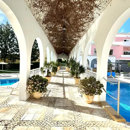 Lägenhet Da Rocha, Rosa, T1, Piscinas, Parqueamento E Internet By Ig *