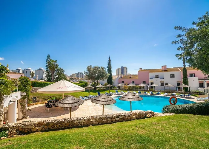 Da Rocha, Rosa, T1, Piscinas, Parqueamento E Internet By Ig *