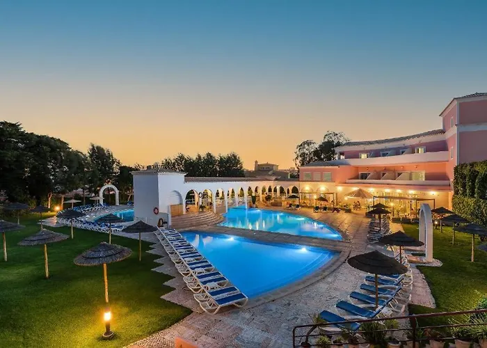 Da Rocha, Rosa, T1, Piscinas, Parqueamento E Internet By Ig 波尔蒂芒