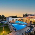 Da Rocha, Rosa, T1, Piscinas, Parqueamento E Internet By Ig Portimão