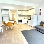 Da Rocha, Rosa, T1, Piscinas, Parqueamento E Internet By Ig * Portimão