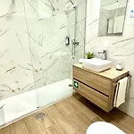 Da Rocha, Rosa, T1, Piscinas, Parqueamento E Internet By Ig Apartamento