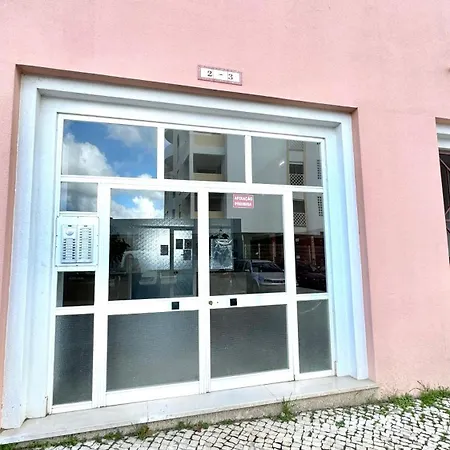 Da Rocha, Rosa, T1, Piscinas, Parqueamento E Internet By Ig Lägenhet Portimão