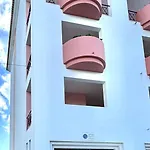 Lägenhet Da Rocha, Rosa, T1, Piscinas, Parqueamento E Internet By Ig