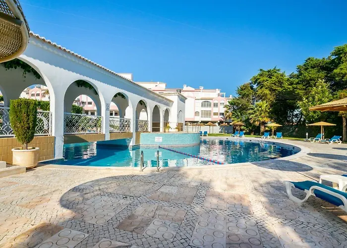 Da Rocha, Rosa, T1, Piscinas, Parqueamento E Internet By Ig Apartament