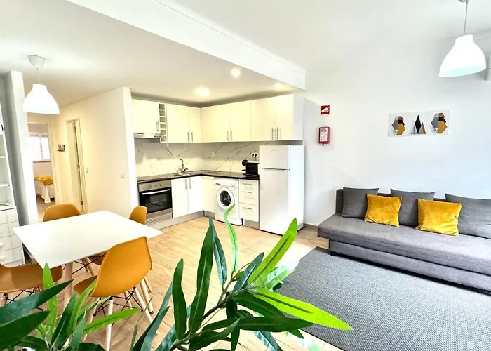 Da Rocha, Rosa, T1, Piscinas, Parqueamento E Internet By Ig Apartament *