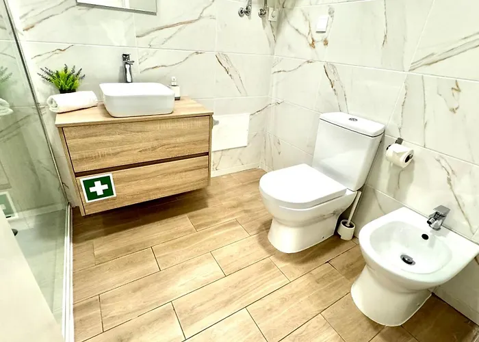 Da Rocha, Rosa, T1, Piscinas, Parqueamento E Internet By Ig * Portimão