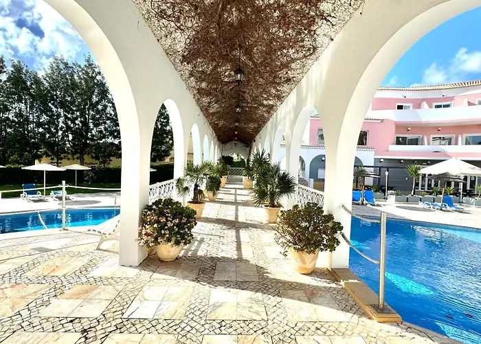 Apartament Da Rocha, Rosa, T1, Piscinas, Parqueamento E Internet By Ig *